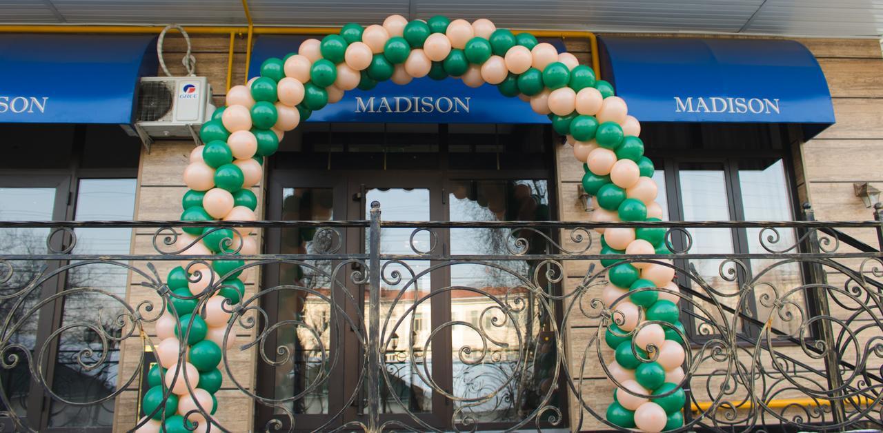 Madison Ave Hotel Bisjkek Eksteriør bilde