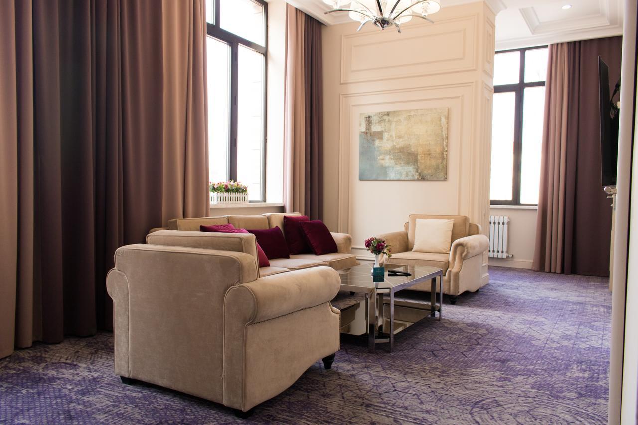Madison Ave Hotel Bisjkek Eksteriør bilde