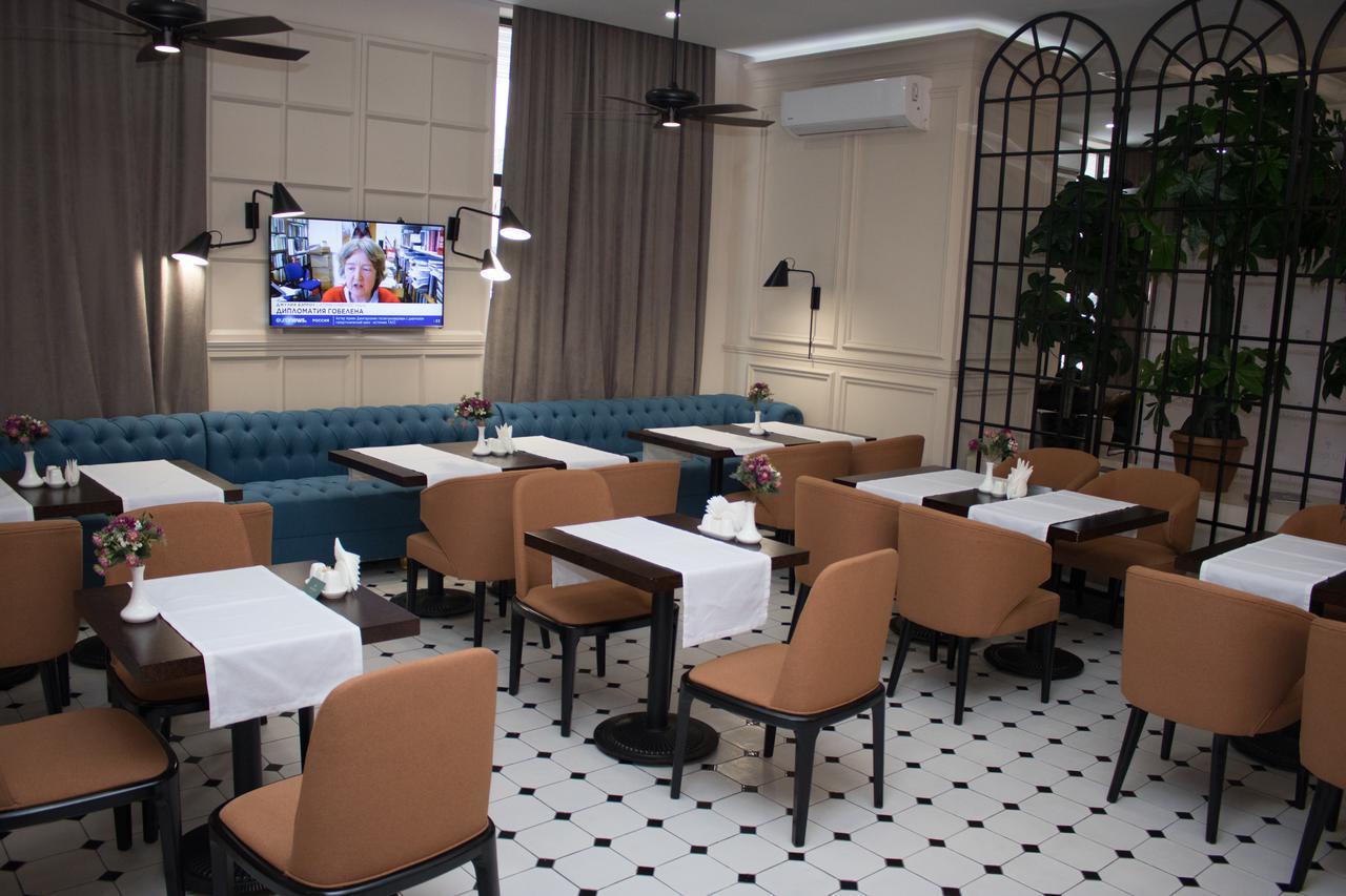 Madison Ave Hotel Bisjkek Eksteriør bilde