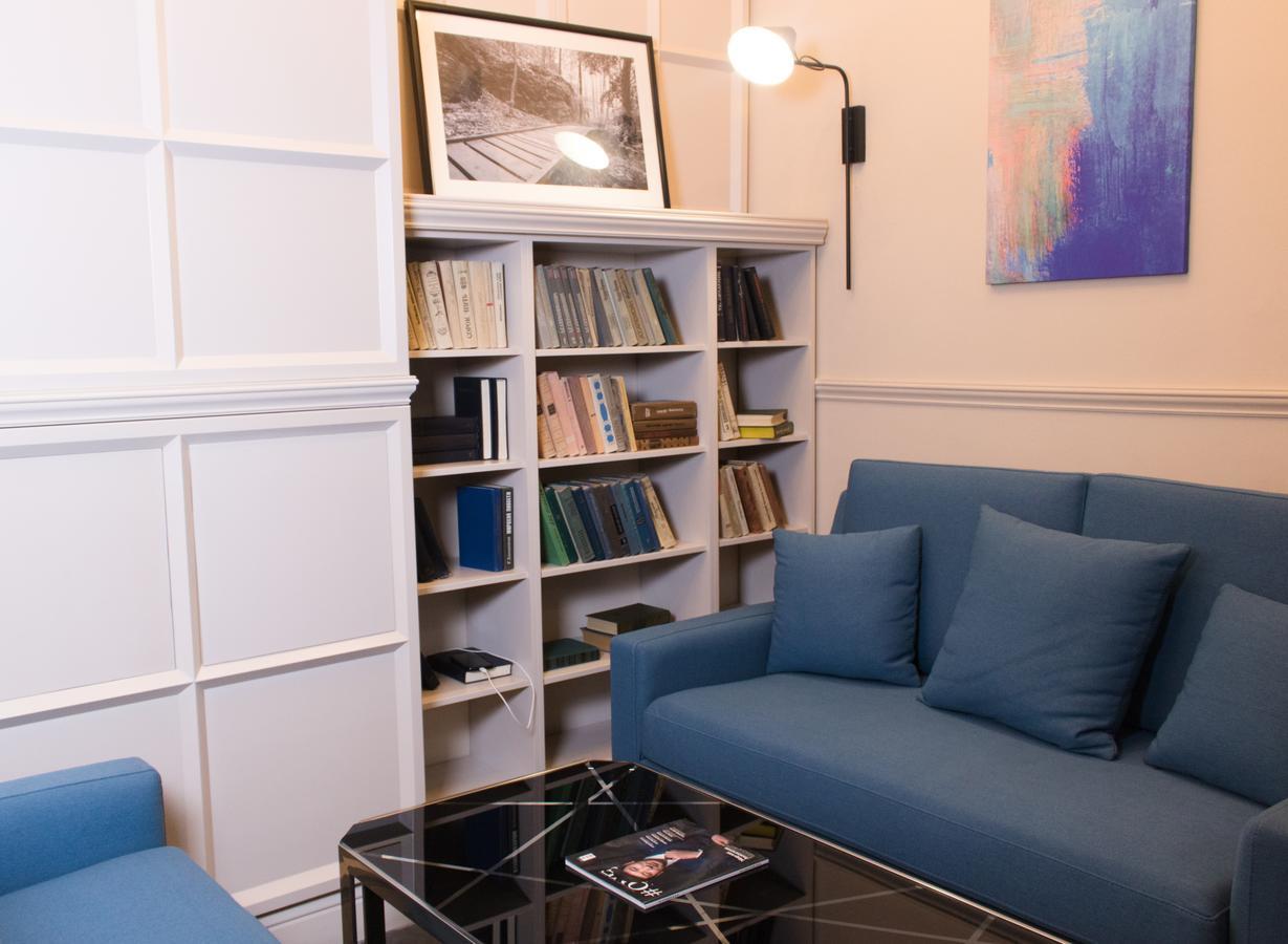 Madison Ave Hotel Bisjkek Eksteriør bilde