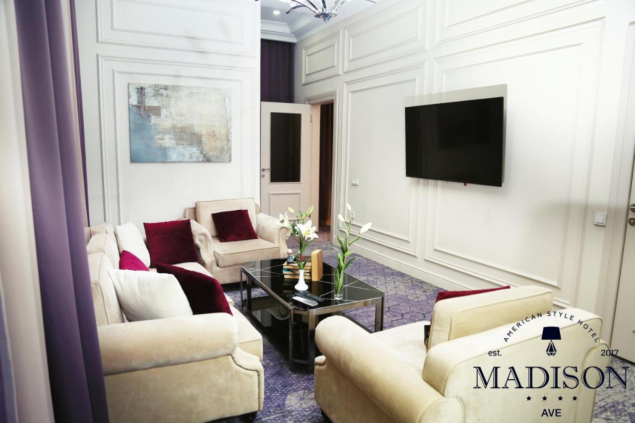 Madison Ave Hotel Bisjkek Eksteriør bilde