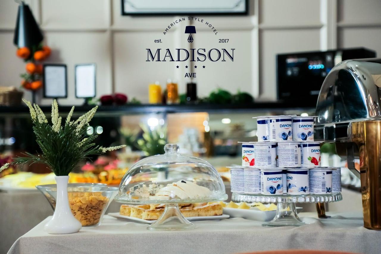 Madison Ave Hotel Bisjkek Eksteriør bilde