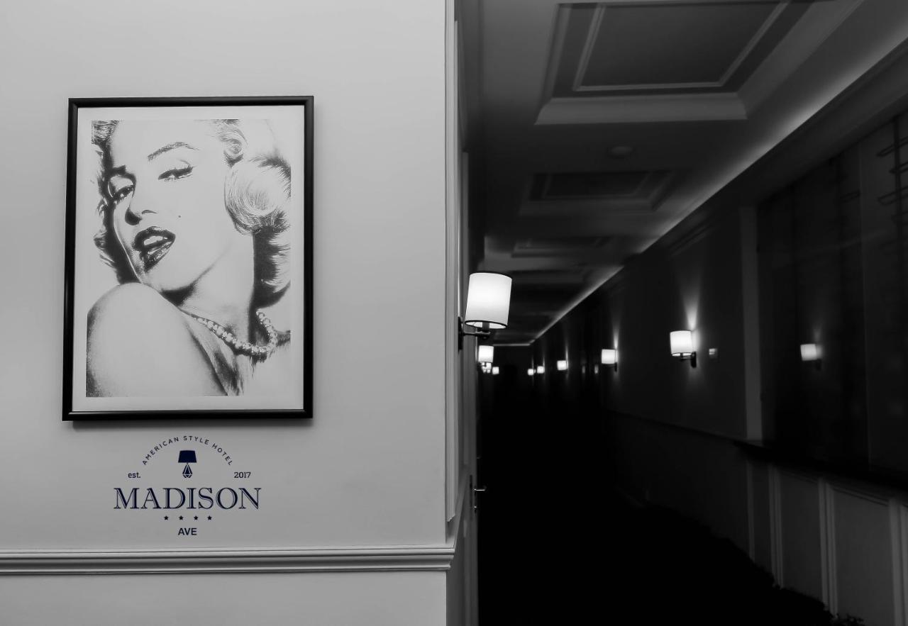 Madison Ave Hotel Bisjkek Eksteriør bilde